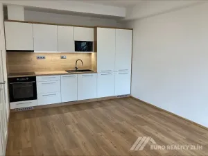 Pronájem bytu 1+kk, Zlín, Ševcovská, 37 m2