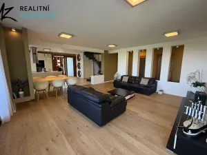 Prodej rodinného domu, Slatinky, 258 m2