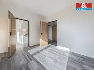Prodej bytu 4+1, Volary, Sídl. Míru, 80 m2