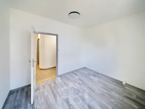 Pronájem bytu 2+kk, Jindřichův Hradec, Nušlova, 43 m2