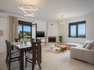 Prodej rodinného domu, Afráta, Řecko, 200 m2