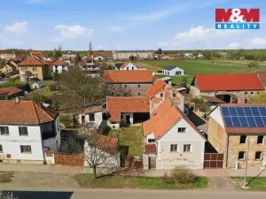 Prodej zemědělské usedlosti, Kněževes, Pražská, 90 m2