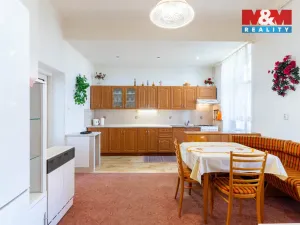 Prodej bytu 3+1, Kroměříž, Husovo náměstí, 92 m2