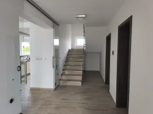 Prodej rodinného domu, Zichovec, 384 m2