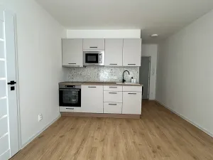 Prodej bytu 1+1, Karlovy Vary, Úvalská, 36 m2