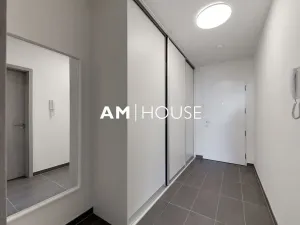 Pronájem bytu 1+kk, Praha - Strašnice, Zvěřinova, 38 m2