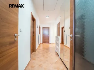 Prodej bytu 3+kk, Nupaky, Za Hotelem, 88 m2
