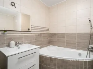 Prodej bytu 3+1, Děčín, Oblouková, 74 m2