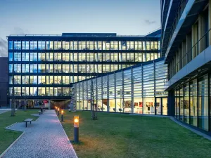 Pronájem kanceláře, Praha - Nusle, Pikrtova, 3010 m2