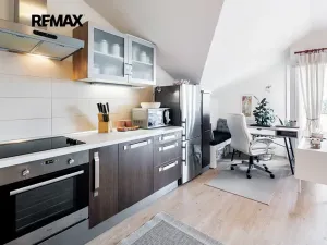 Prodej bytu 1+kk, Nupaky, Za Hotelem, 52 m2
