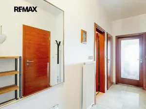 Prodej bytu 1+kk, Nupaky, Za Hotelem, 52 m2
