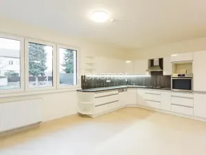 Pronájem vily, Praha, Ke smrčině, 260 m2
