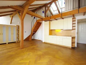 Pronájem atypického bytu, Praha - Karlín, Za Poříčskou bránou, 61 m2