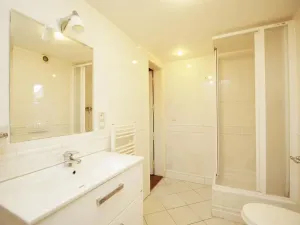 Pronájem atypického bytu, Praha - Karlín, Za Poříčskou bránou, 61 m2