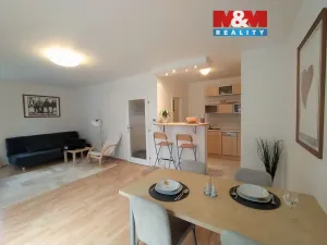 Pronájem bytu 2+kk, Praha, U kříže, 66 m2