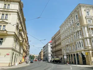 Prodej činžovního domu, Praha - Smíchov, 2000 m2