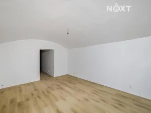 Prodej obchodního prostoru, Praha - Vinohrady, Velehradská, 33 m2