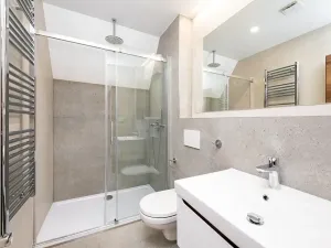 Pronájem bytu 1+kk, Praha - Kobylisy, Klecanská, 25 m2