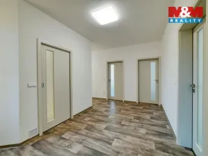 Pronájem bytu 4+1, Cheb, Májová, 121 m2