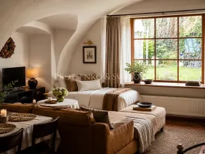 Prodej ubytování, Číměř, 650 m2