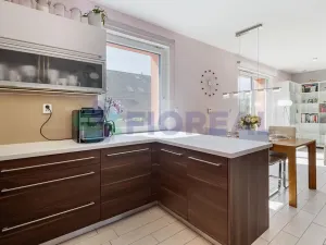 Prodej rodinného domu, Strančice, V Zátiší, 202 m2