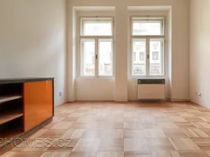 Pronájem bytu 1+kk, Praha - Nové Město, Na Moráni, 35 m2