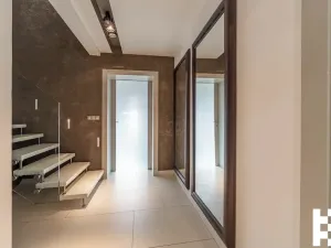 Prodej rodinného domu, Zeleneč, 227 m2