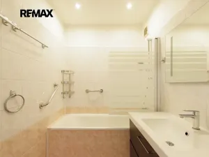 Prodej bytu 3+1, Praha - Letňany, Místecká, 68 m2
