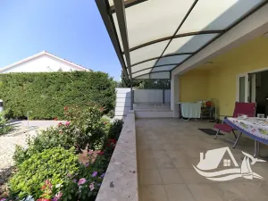 Prodej vícegeneračního domu, Jasenice, Chorvatsko, 185 m2