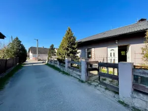 Prodej rodinného domu, Holice, 288 m2