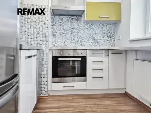 Pronájem bytu 1+1, Praha - Kyje, Sicherova, 41 m2