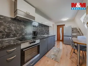 Prodej rodinného domu, Velké Karlovice, 180 m2
