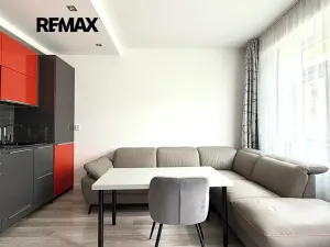 Pronájem bytu 2+kk, Praha - Kyje, Pelušková, 38 m2