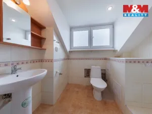 Prodej bytu 1+1, Karlovy Vary, K. Čapka, 36 m2