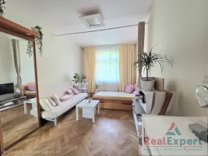Pronájem bytu 3+1, Praha - Karlín, Kubova, 92 m2
