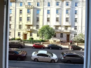 Pronájem bytu 2+kk, Praha - Bubeneč, Raisova, 41 m2