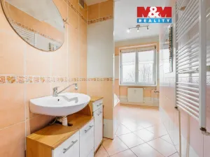 Prodej bytu 3+1, Bukovany, 84 m2