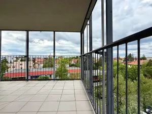 Pronájem bytu 1+kk, Praha, Malešická, 44 m2