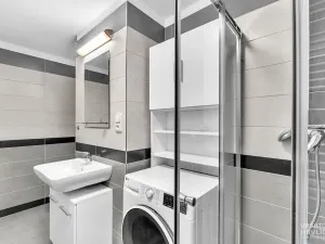 Pronájem bytu 2+kk, Hradec Králové, Ve Stromovce, 66 m2