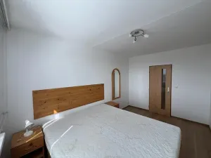 Pronájem bytu 2+kk, Praha - Kobylisy, Kyselova, 44 m2