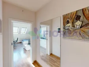 Pronájem bytu 1+kk, Praha - Vinohrady, Lublaňská, 41 m2