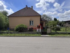 Prodej rodinného domu, Jirny, V Alejích, 158 m2