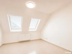 Pronájem bytu 1+kk, Praha - Hloubětín, V chaloupkách, 23 m2