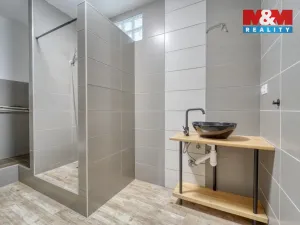 Prodej bytu 4+1, Lesná, 64 m2