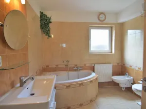 Prodej rodinného domu, Krupka, Letná, 204 m2