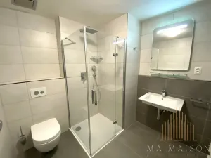 Pronájem bytu 1+kk, Praha - Holešovice, Na Maninách, 33 m2