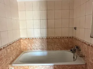 Dražba bytu 3+1, Žiželice, Komenského, 61 m2