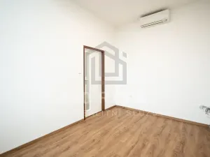 Pronájem bytu 3+kk, Hradec Králové, náměstí 28. října, 74 m2