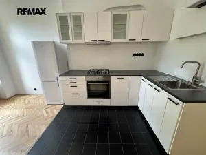 Pronájem bytu 2+1, Praha - Vinohrady, Krkonošská, 70 m2