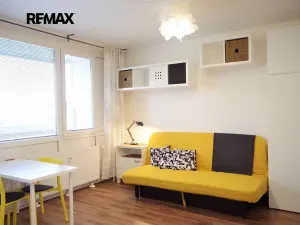Pronájem bytu 1+kk, Praha - Kamýk, Otradovická, 37 m2